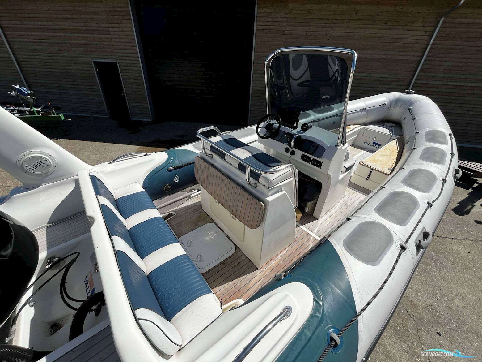 Valiant 750 Med 250 hk Verado