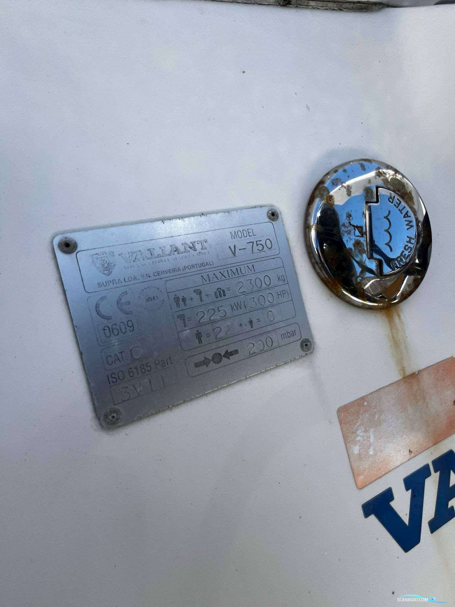 Valiant 750 Med 250 hk Verado