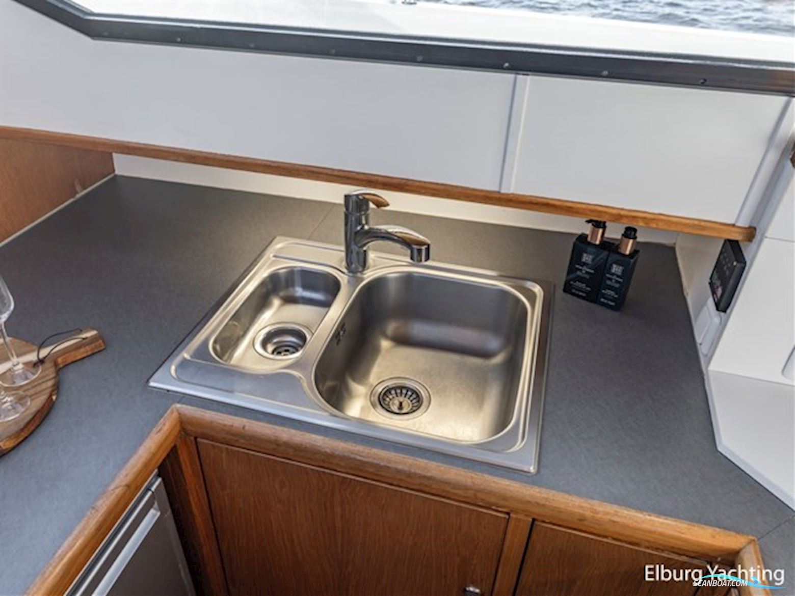 Valk Continental 1600 - Open Kuip