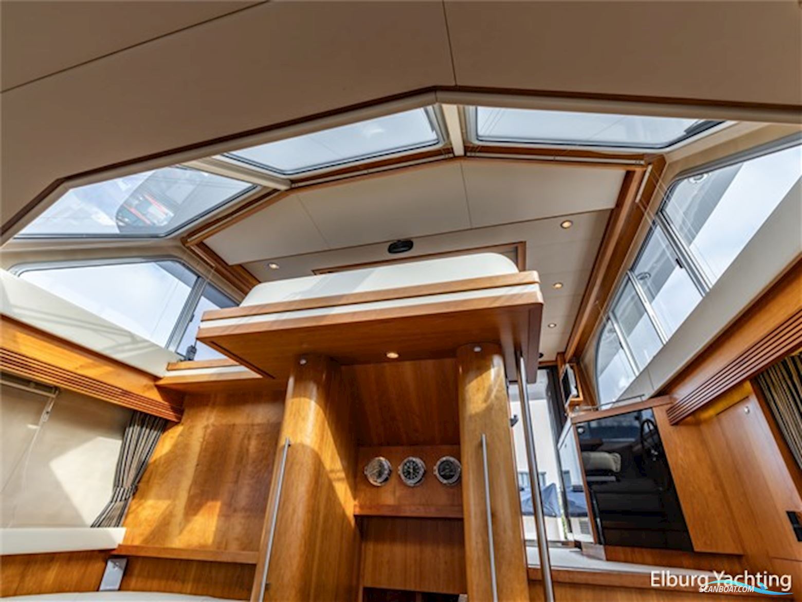 Valk Continental 1900 - Wheelhouse