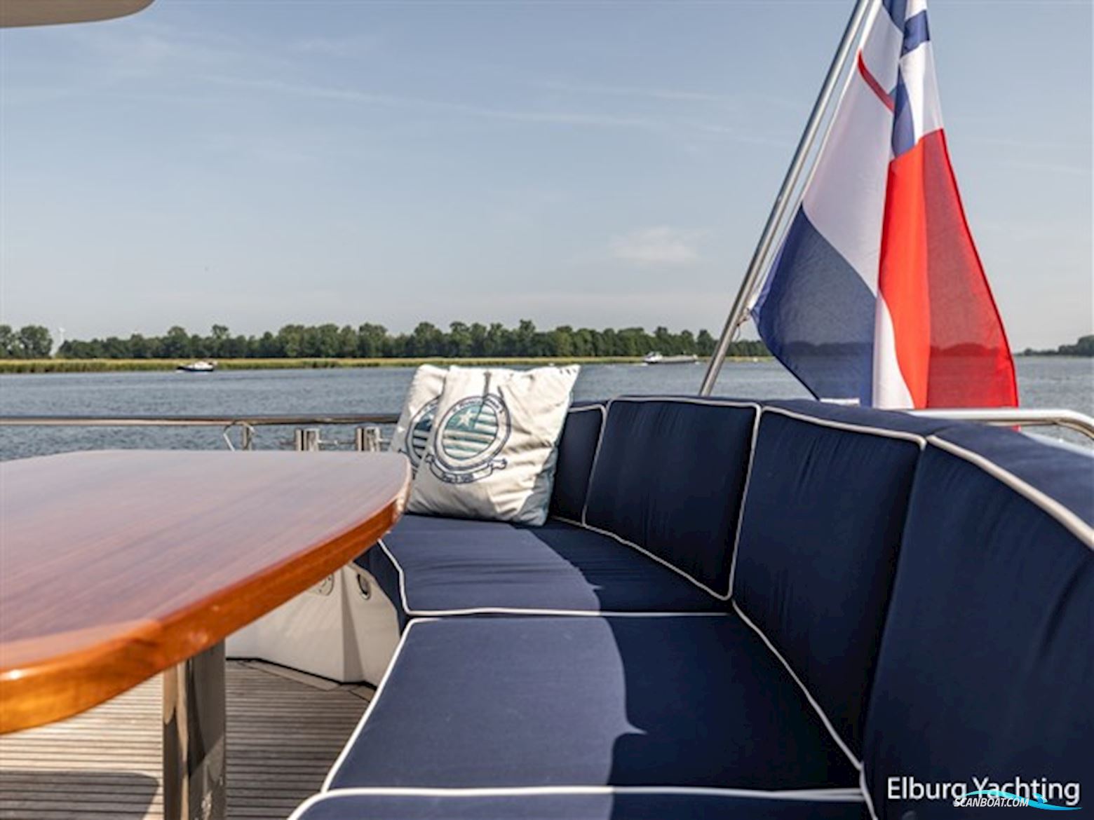 Valk Continental 1900 - Wheelhouse