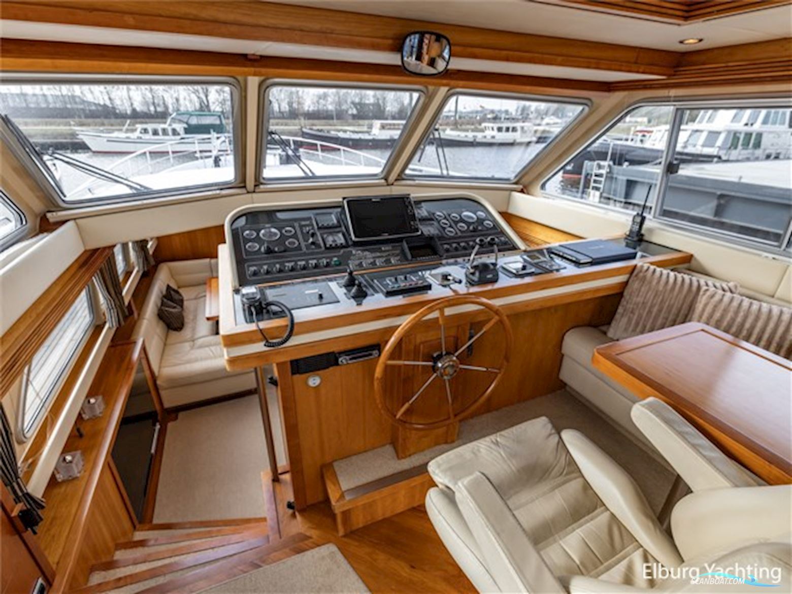 Valk Continental 1900 - Wheelhouse