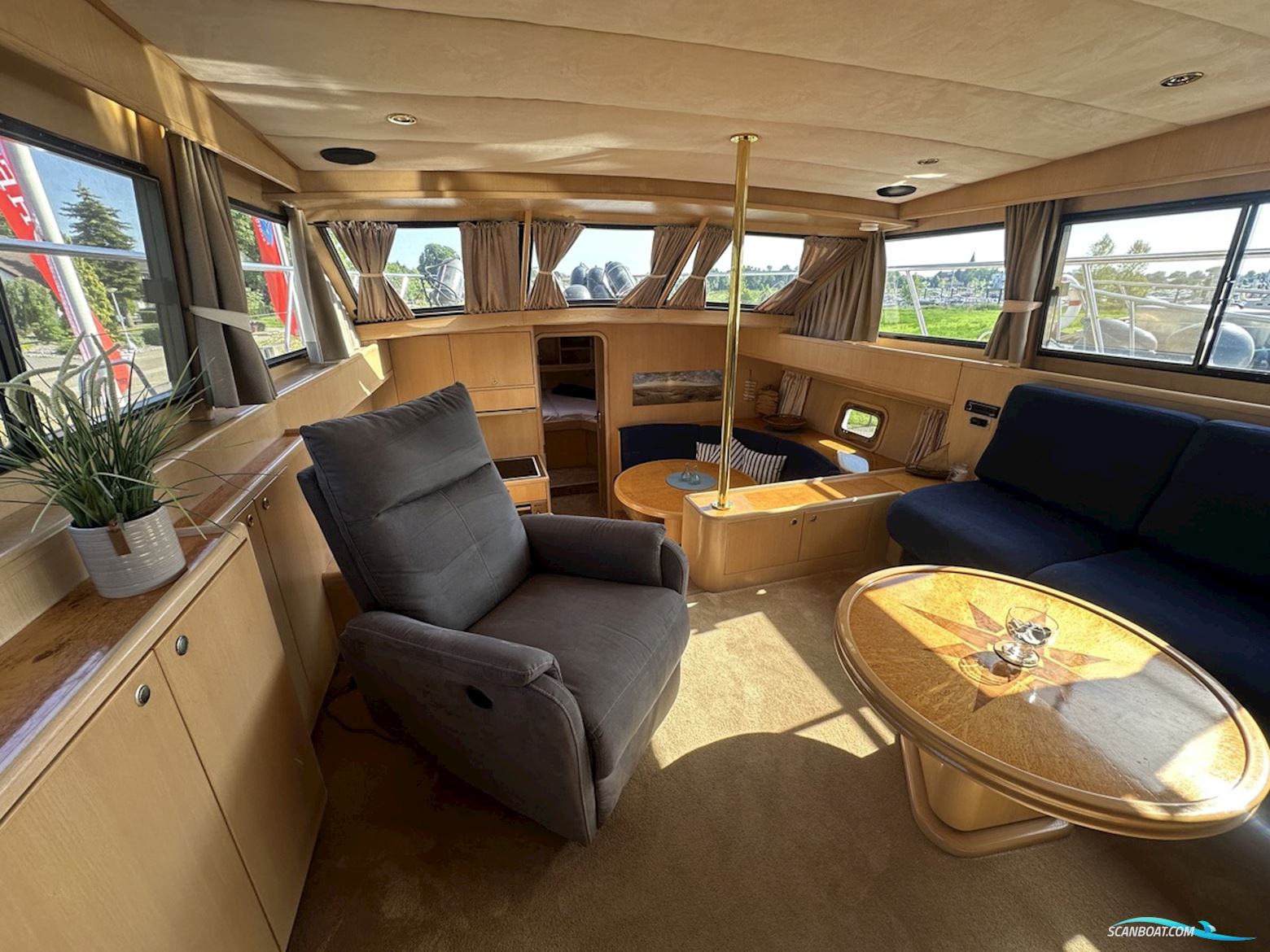 Valk Vitesse 48