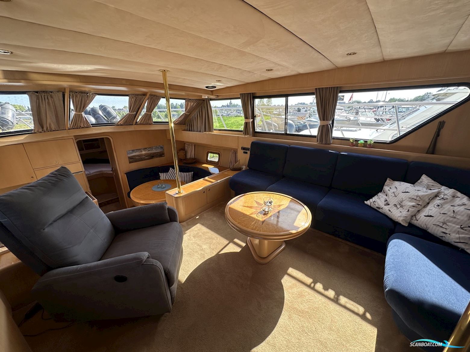 Valk Vitesse 48