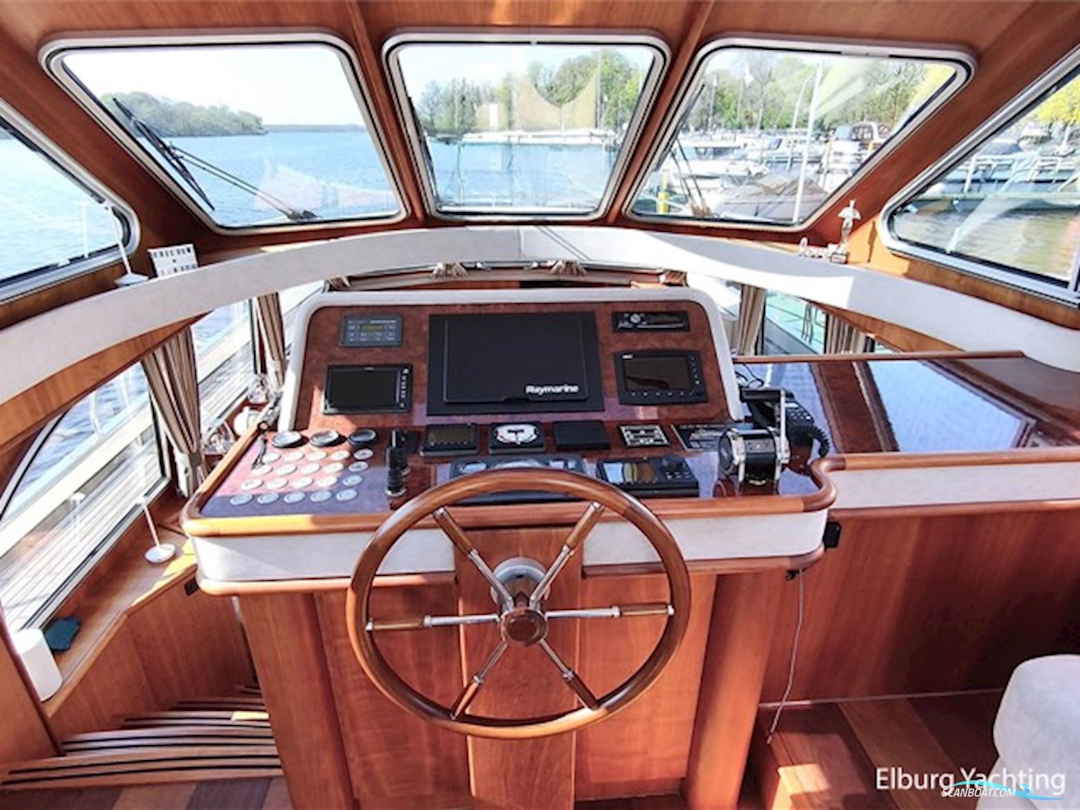 Van den Hoven 1600 - Exclusive