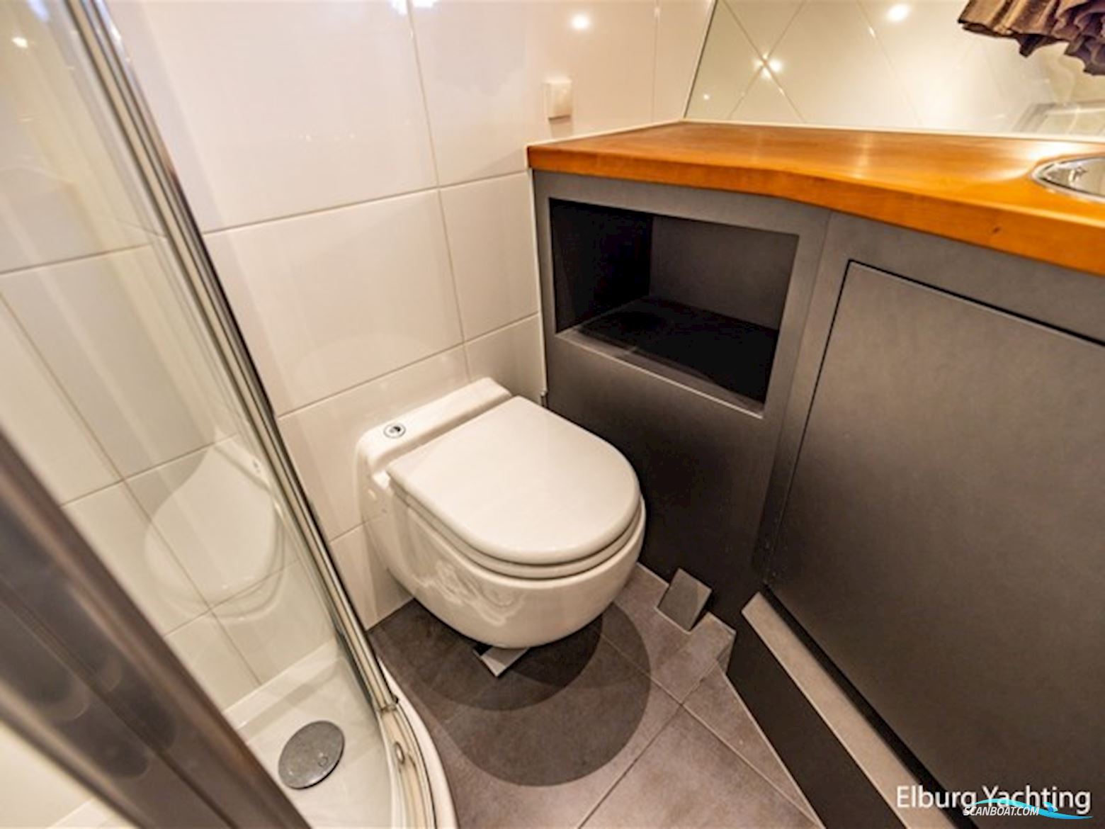 Van den Hoven Exclusive 1600 - Stabilizers 