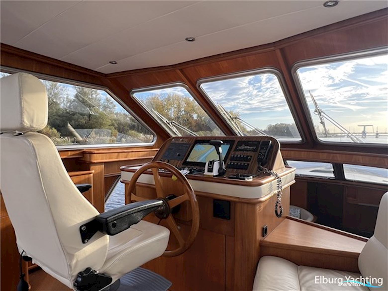 Van den Hoven Exclusive 1600 