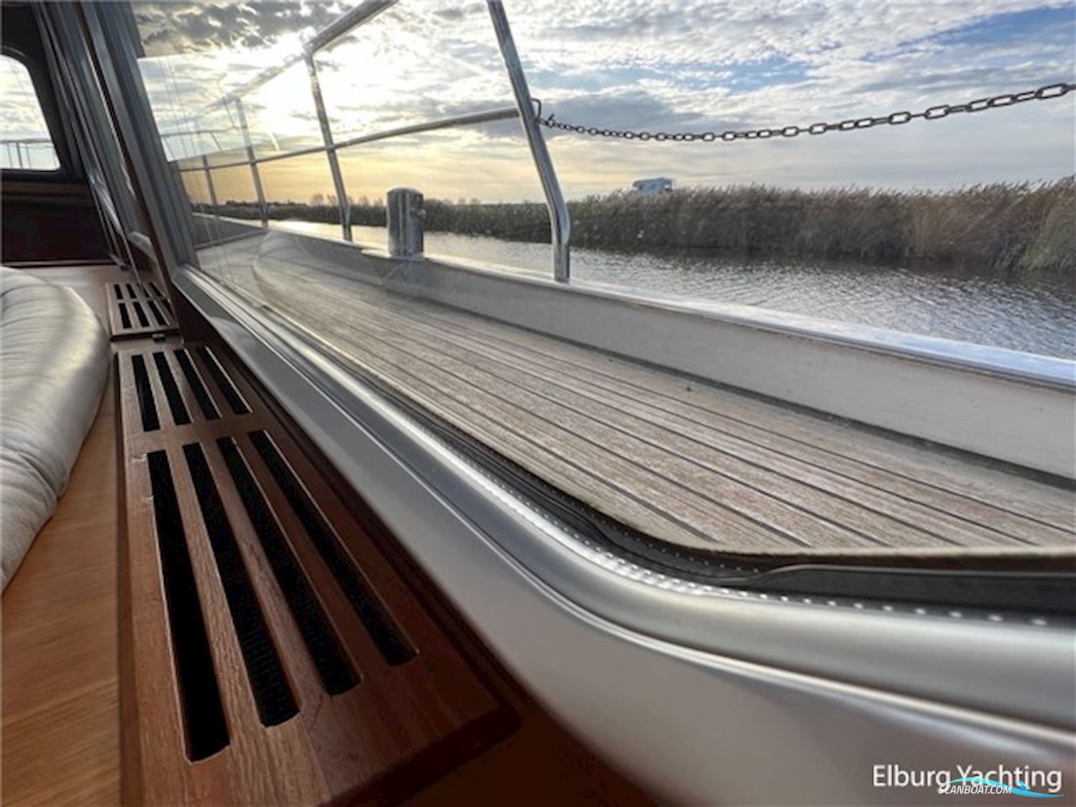 Van den Hoven Exclusive 1600 