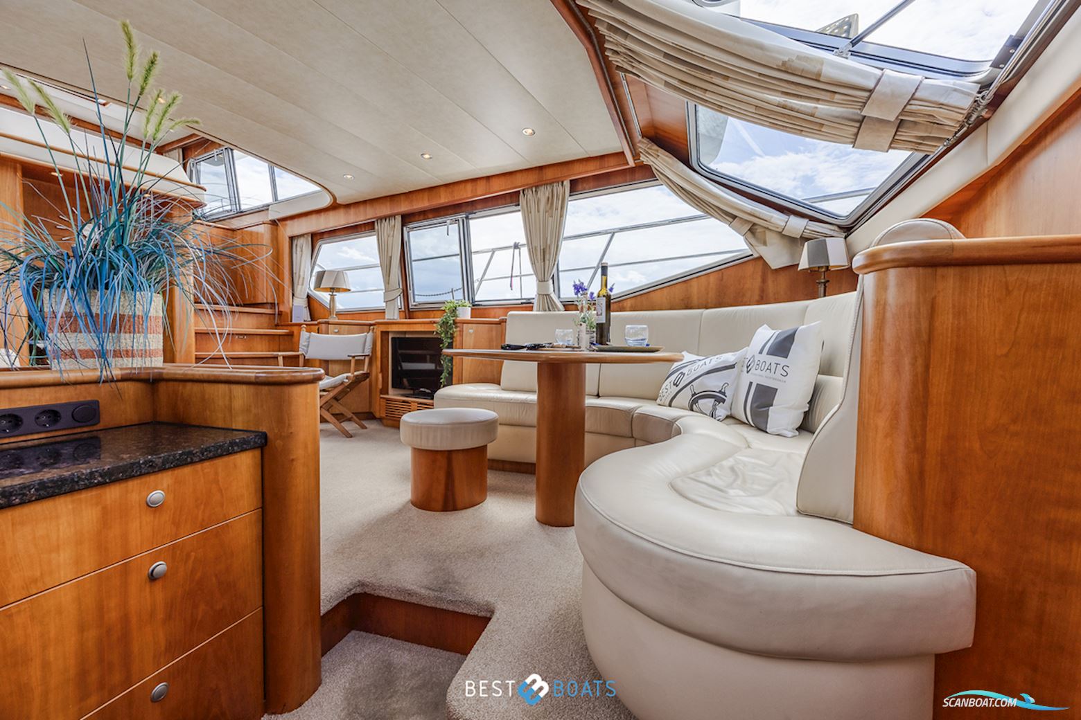 Van Den Hoven Exclusive 1600