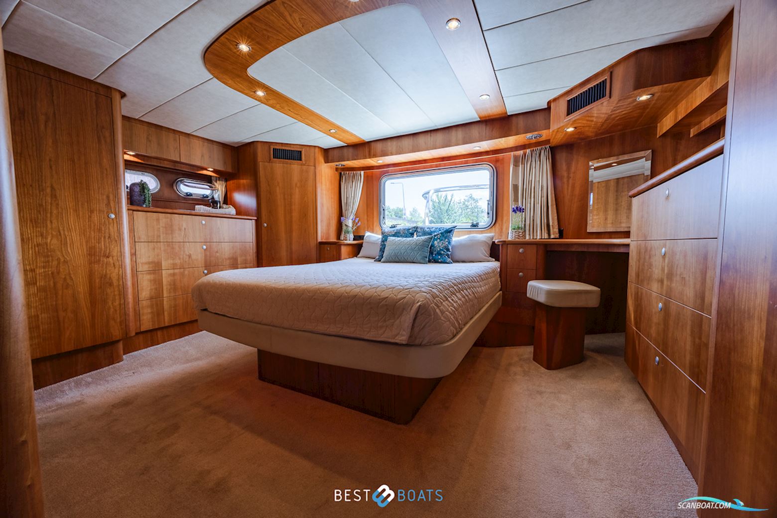 Van Den Hoven Exclusive 1600