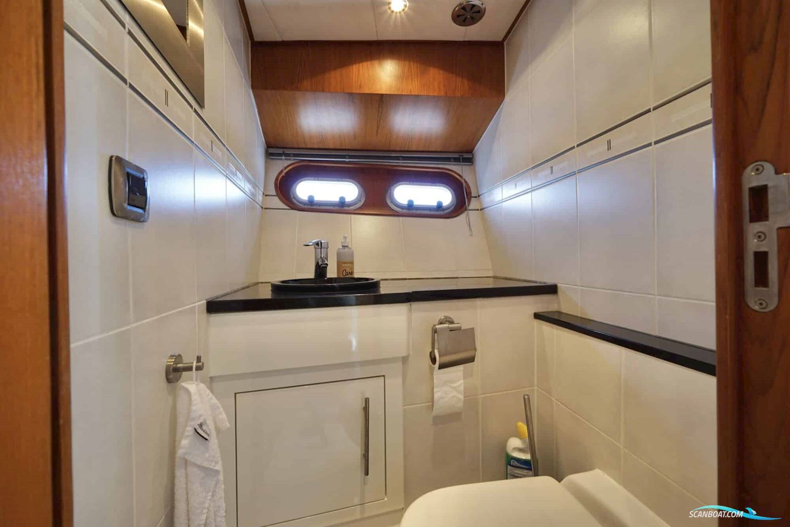 Van den Hoven Exclusive 18.00 VS