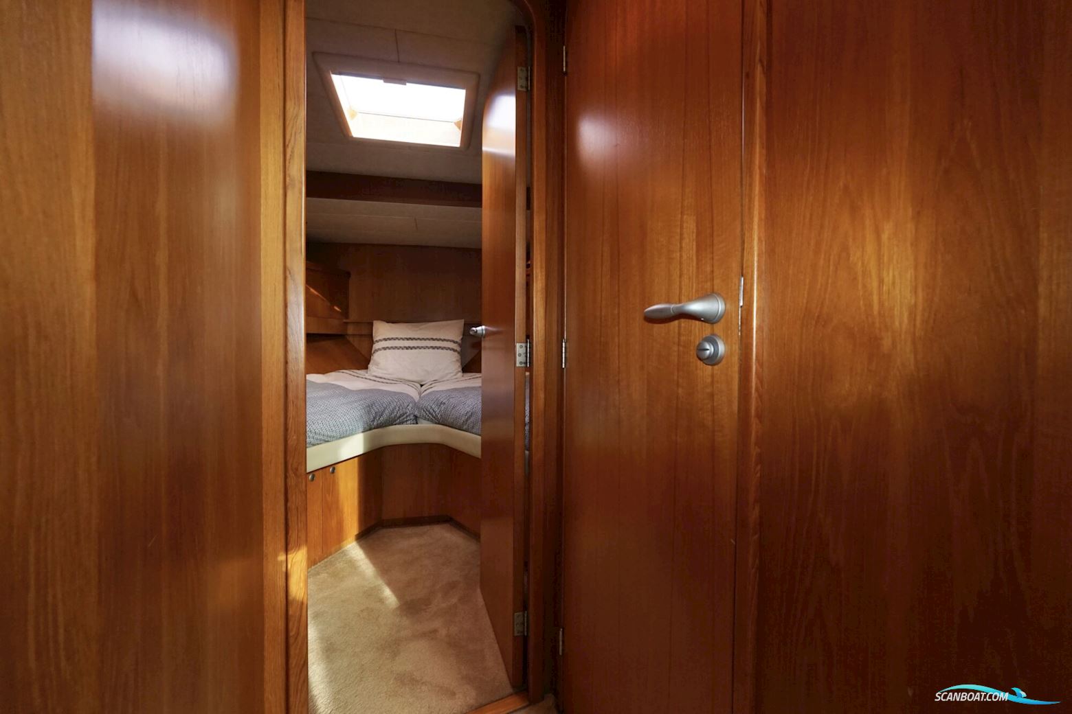 Van Den Hoven Exclusive 18.00 VS