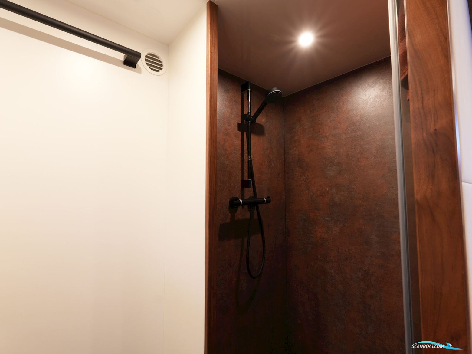 Van den Hoven Executive 15.00 MK II