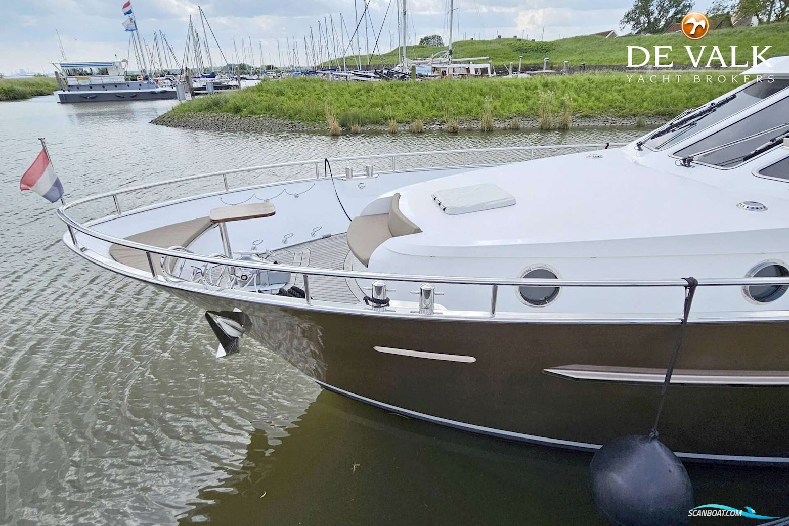 Van Den Hoven Executive 1700