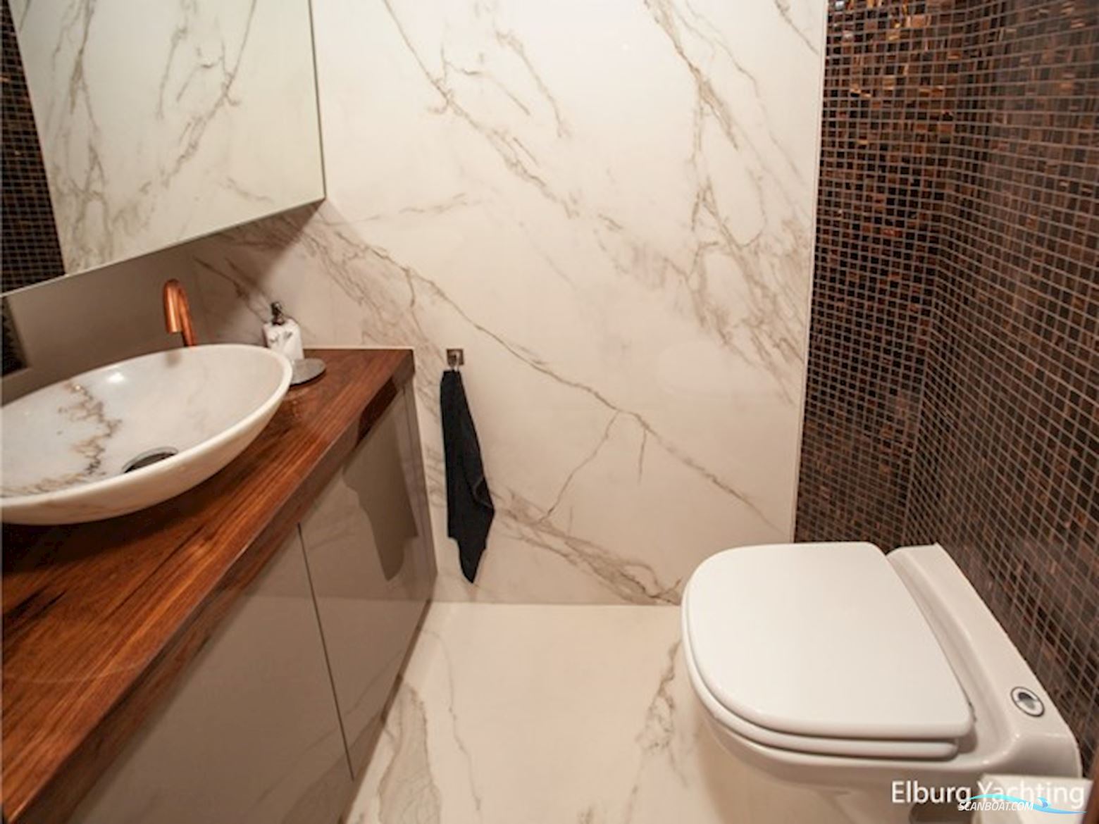 Van Den Hoven Executive 2100