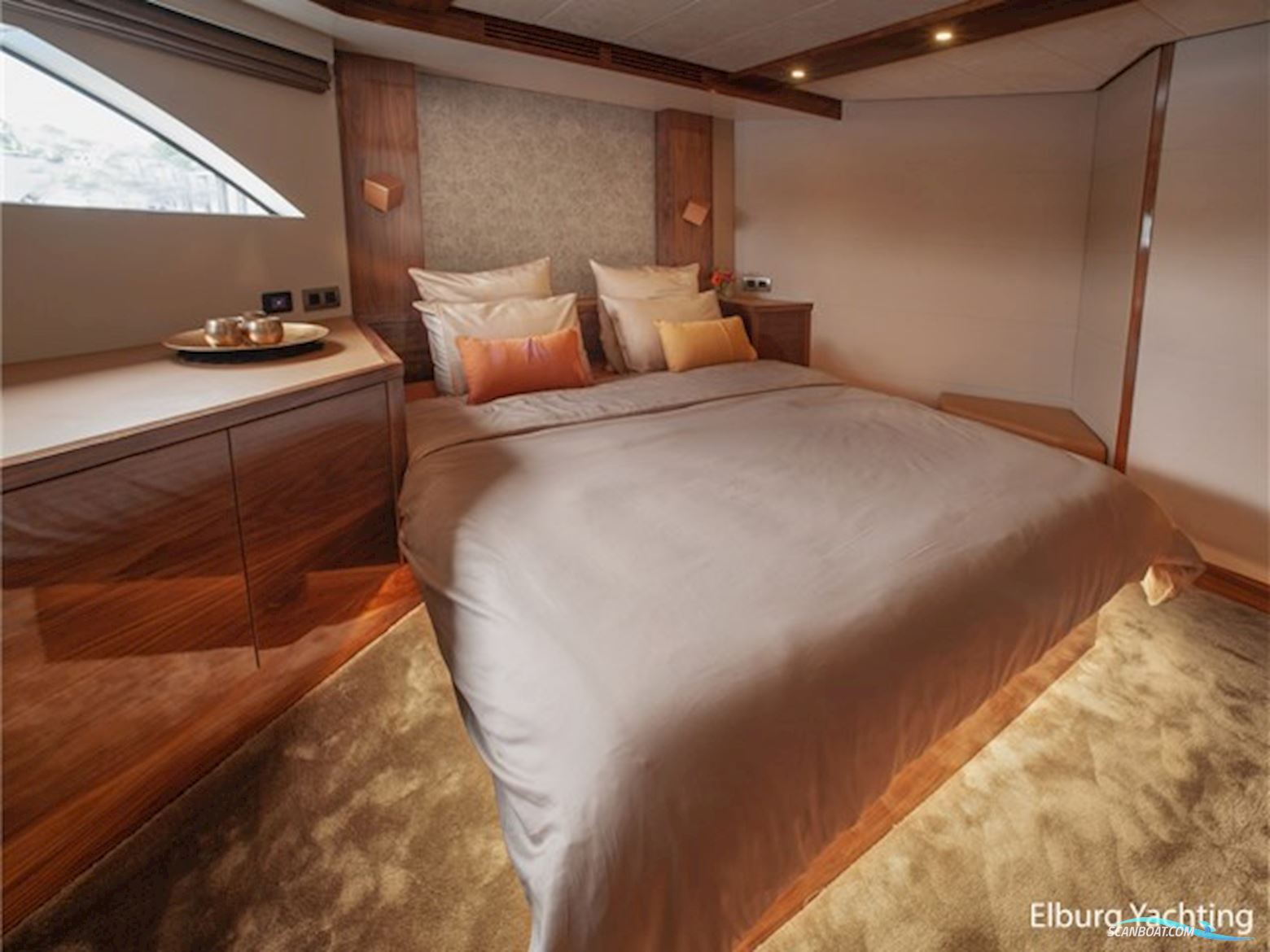 Van Den Hoven Executive 2100