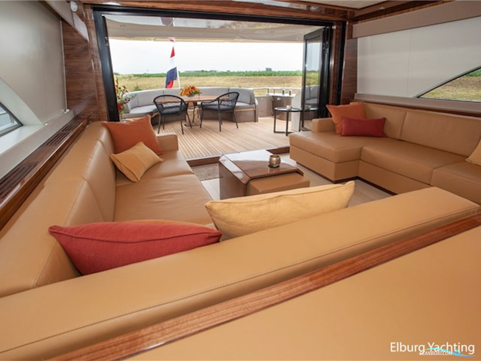 Van Den Hoven Executive 2100
