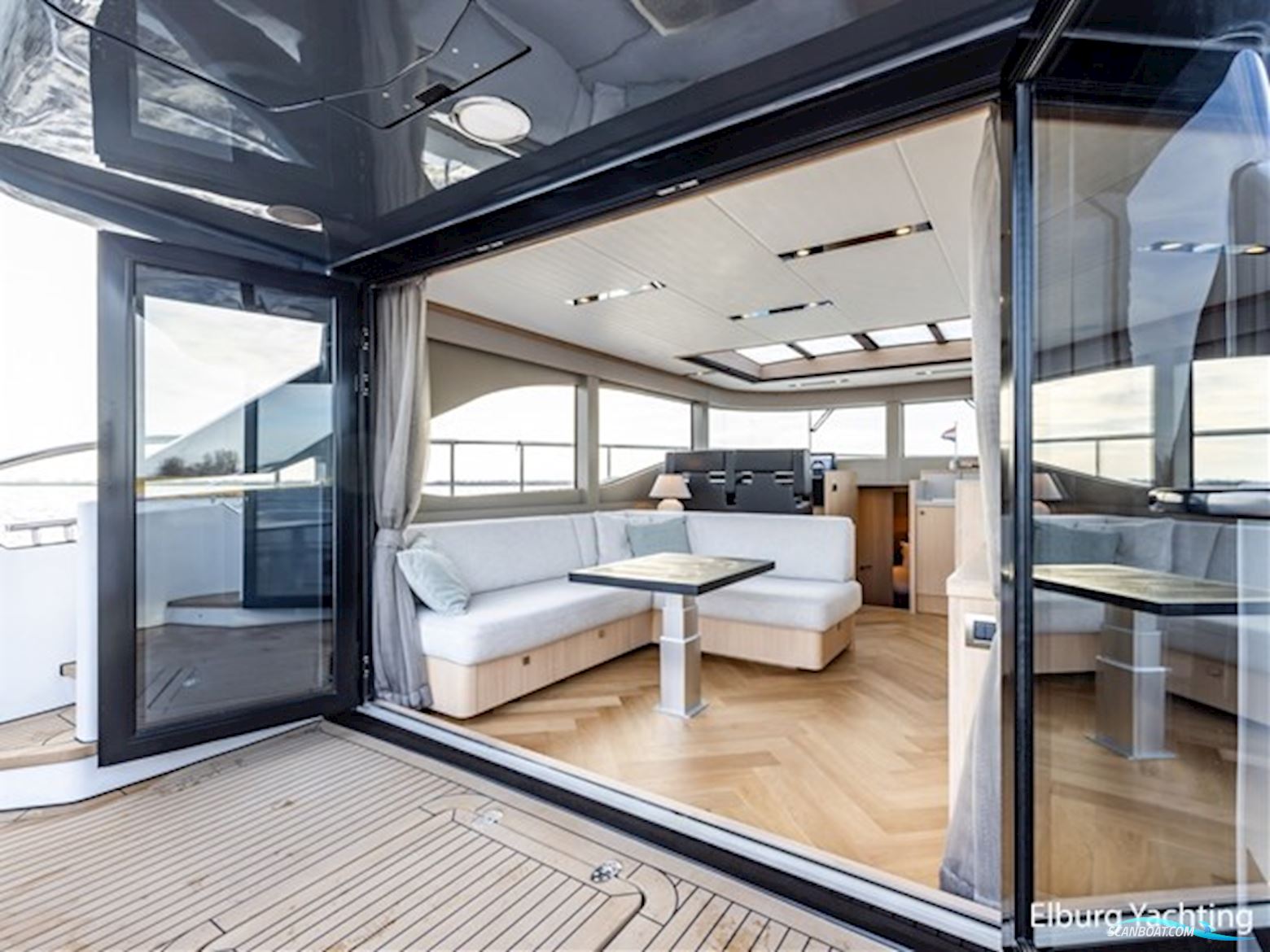 Van den Hoven Voyager 50 