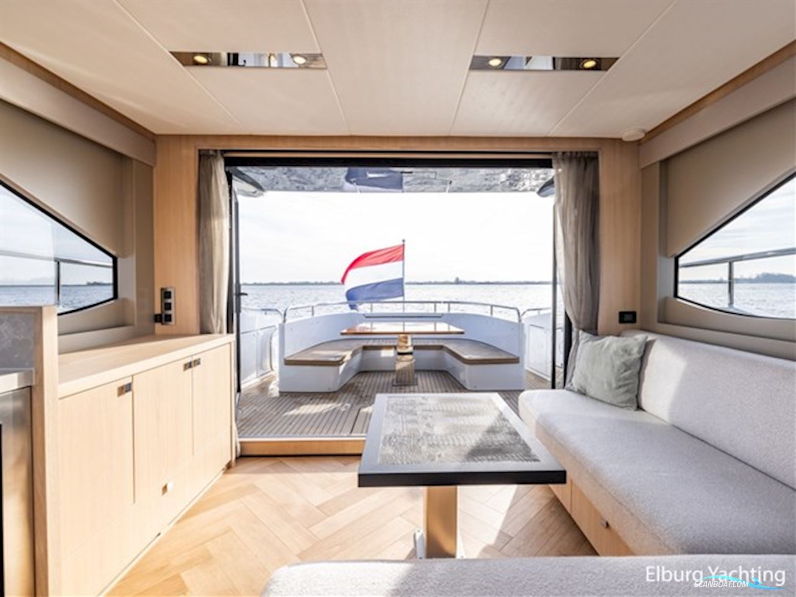 Van den Hoven Voyager 50 