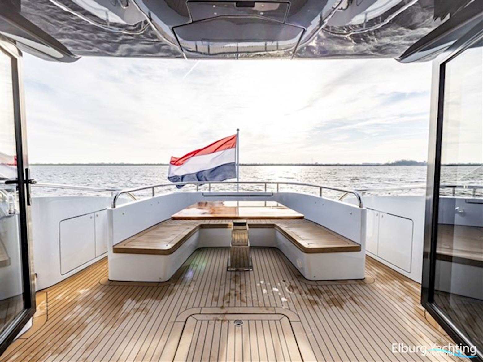 Van den Hoven Voyager 50 