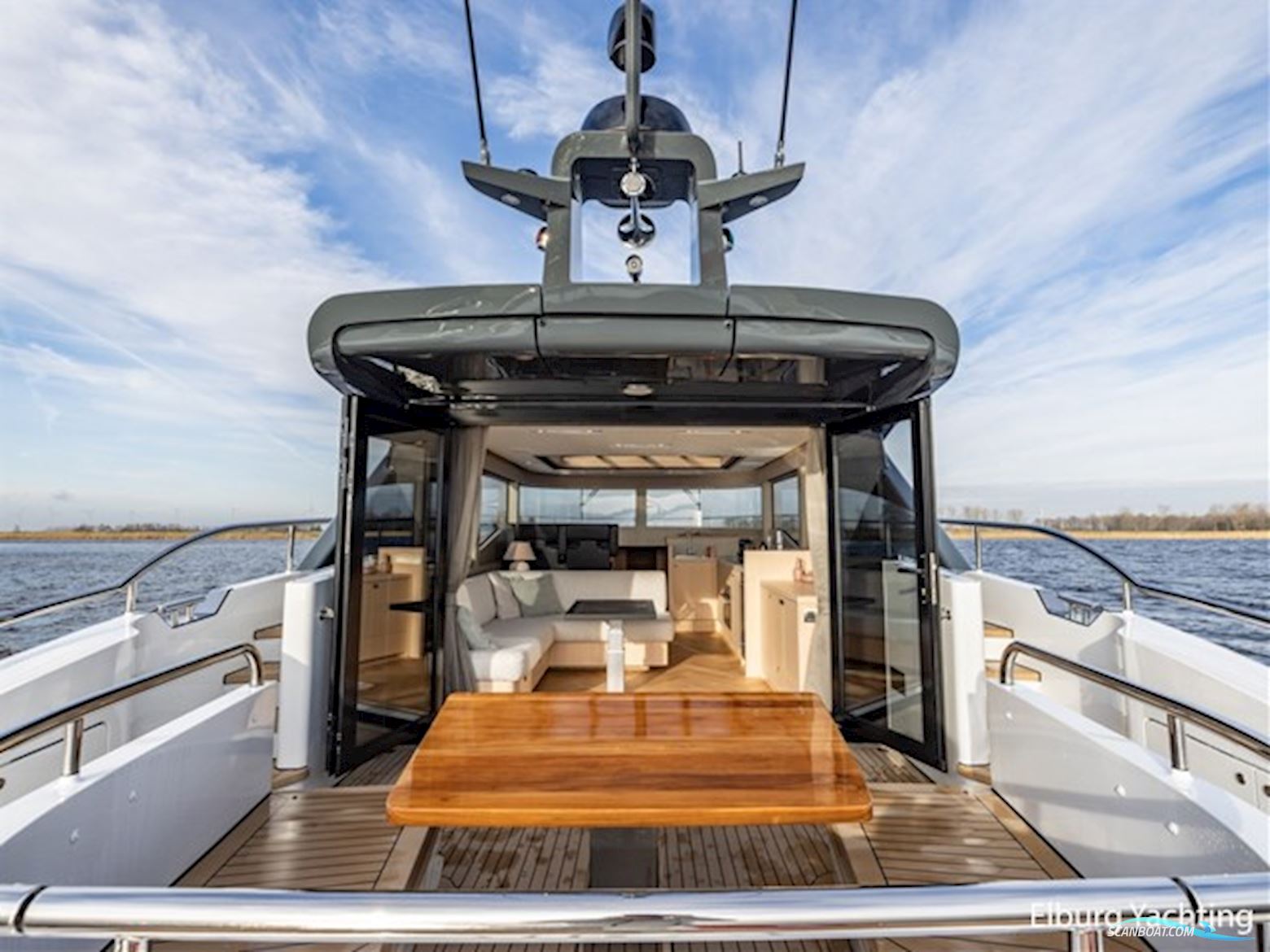 Van den Hoven Voyager 50 