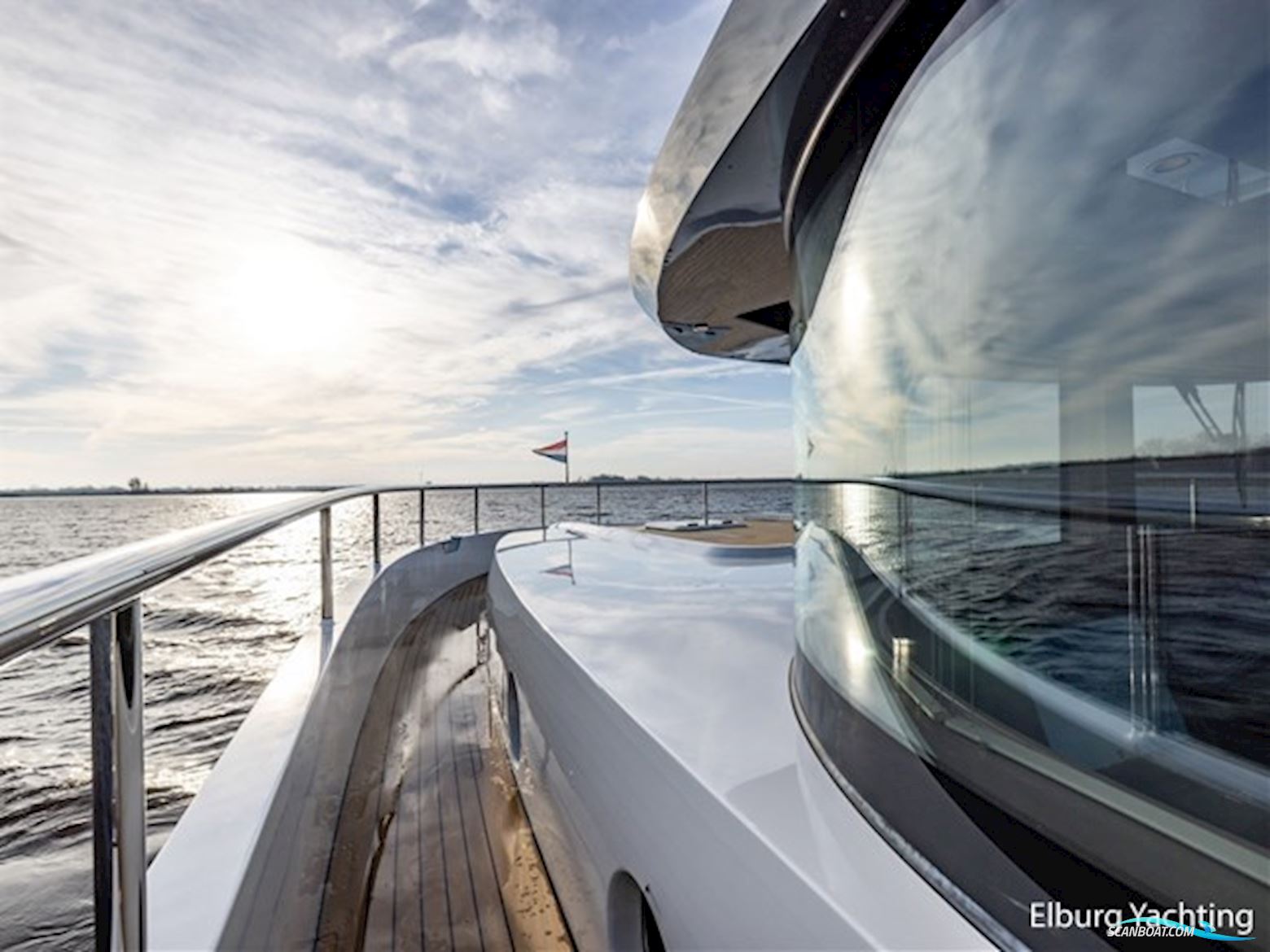 Van den Hoven Voyager 50 