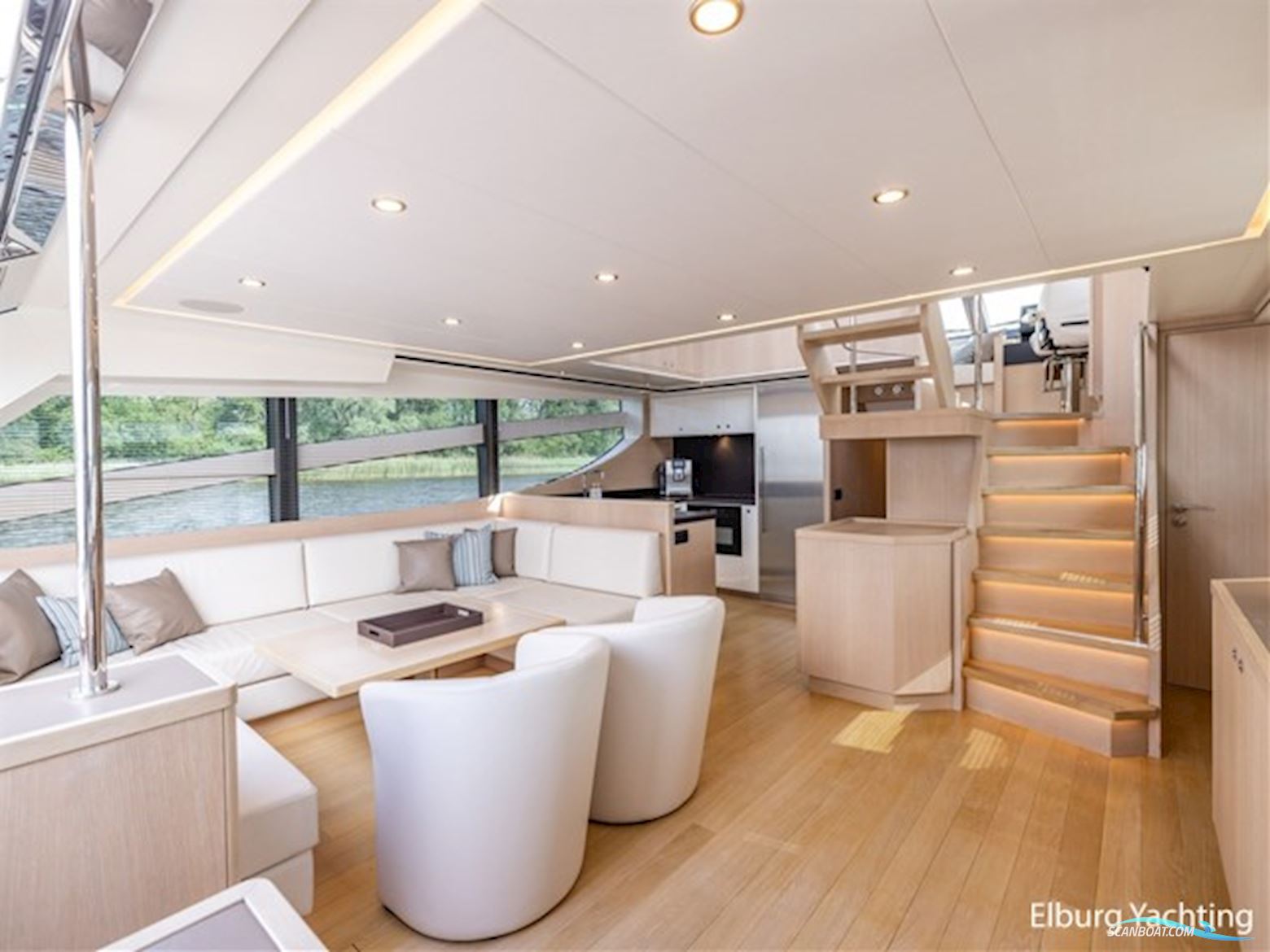 Van der Valk Beachclub 660 - Flybridge 