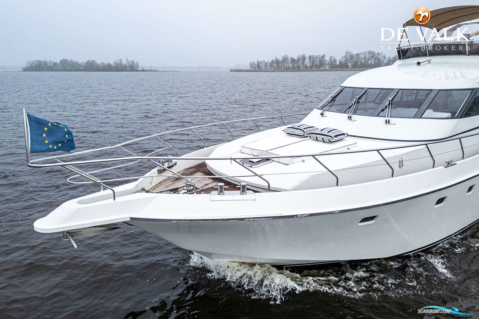 Van Der Valk Explorer 25M