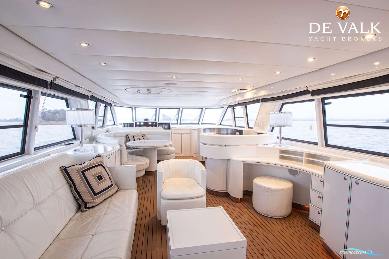 Van Der Valk Explorer 25M