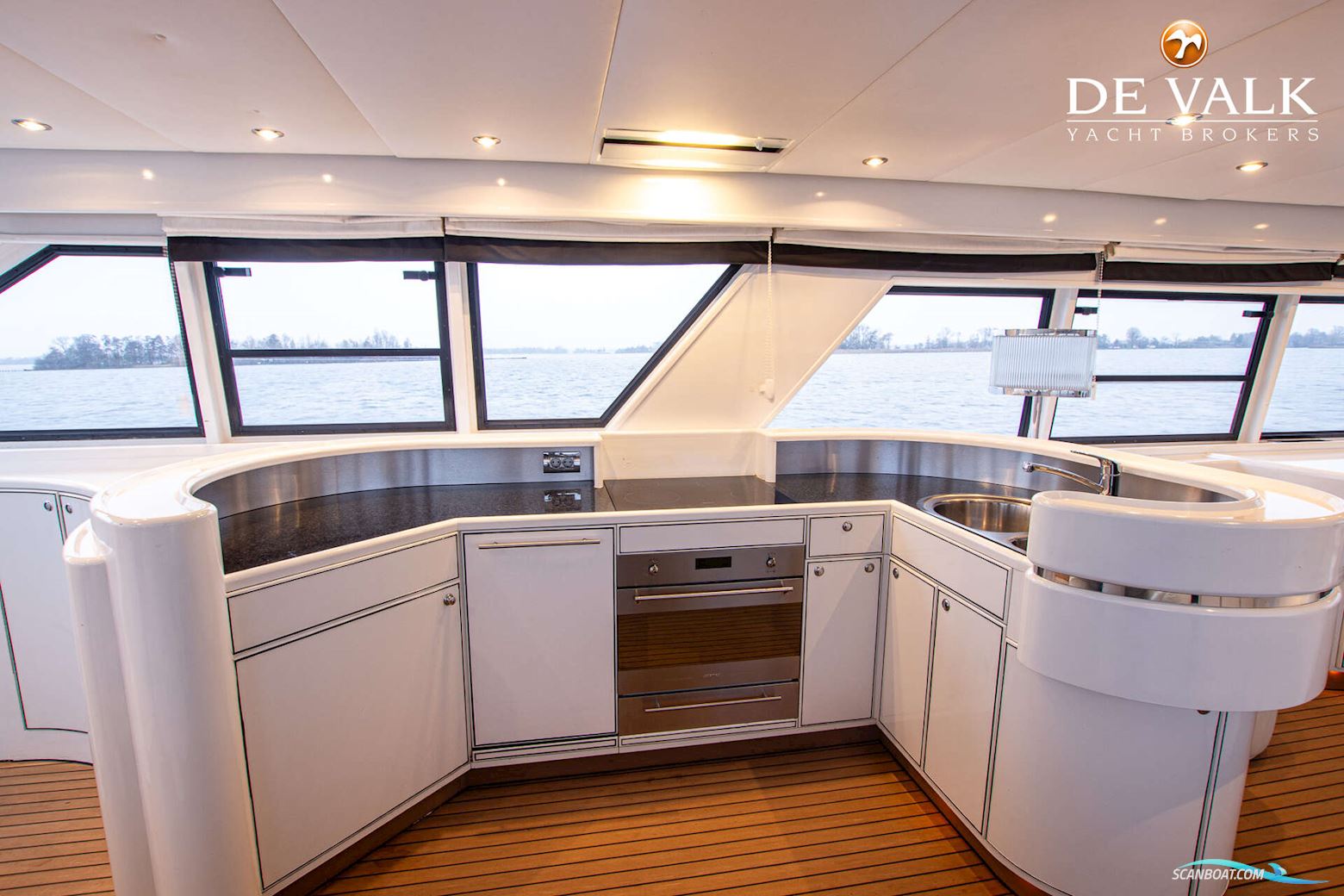 Van Der Valk Explorer 25M