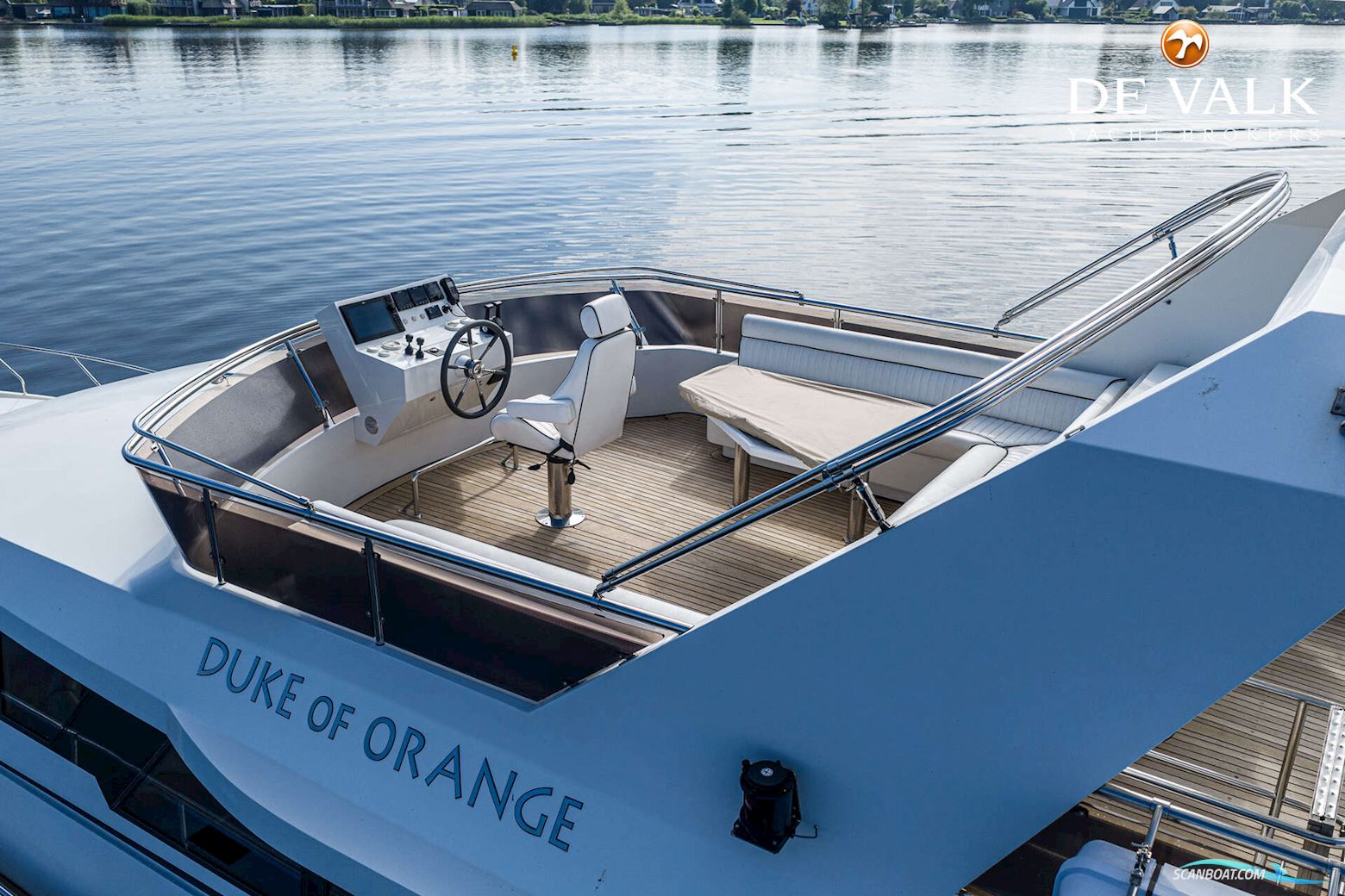 Van Der Valk Explorer 25M
