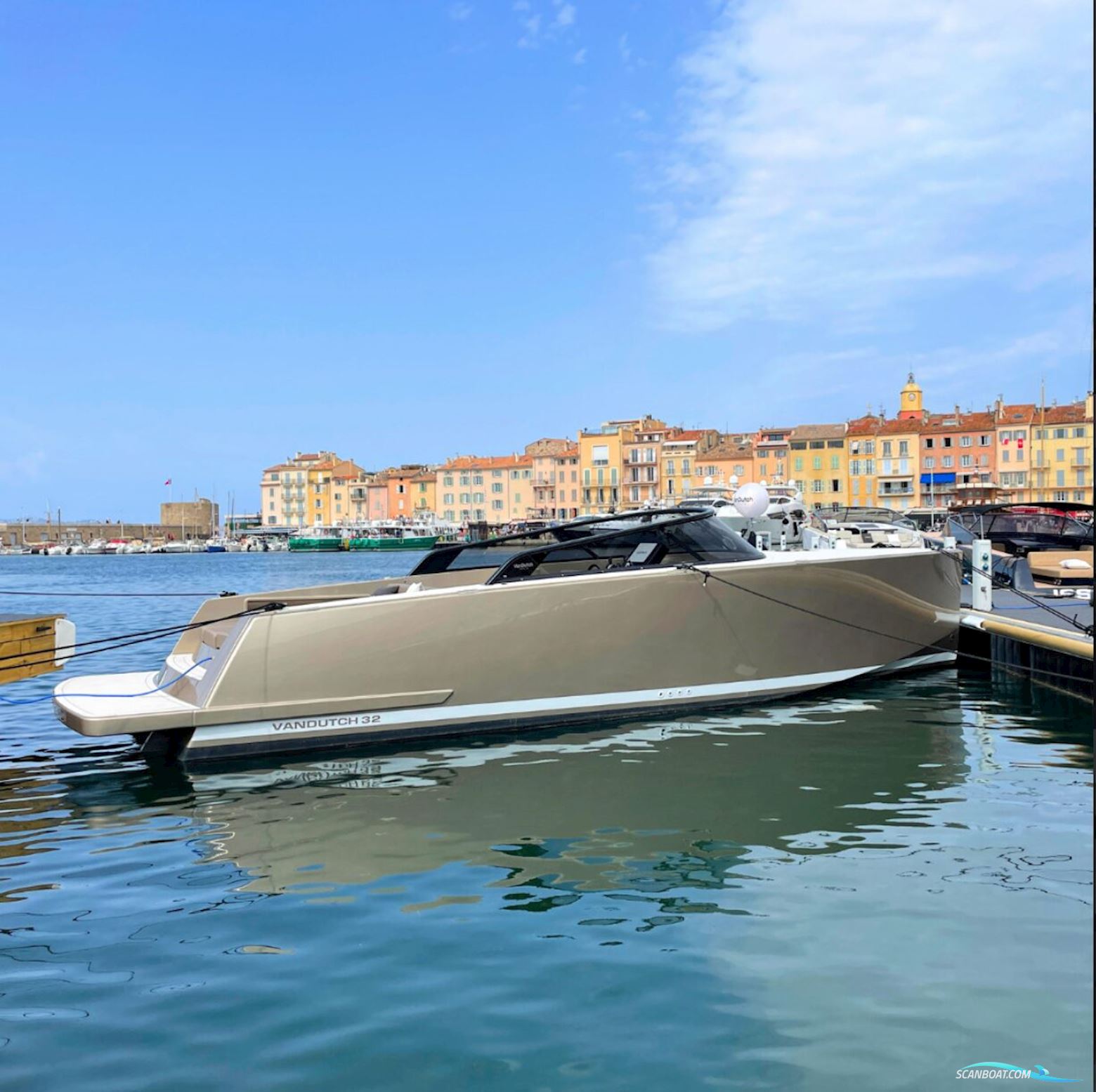 VanDutch 32 Motorboat 2022, with Volvo engine, France