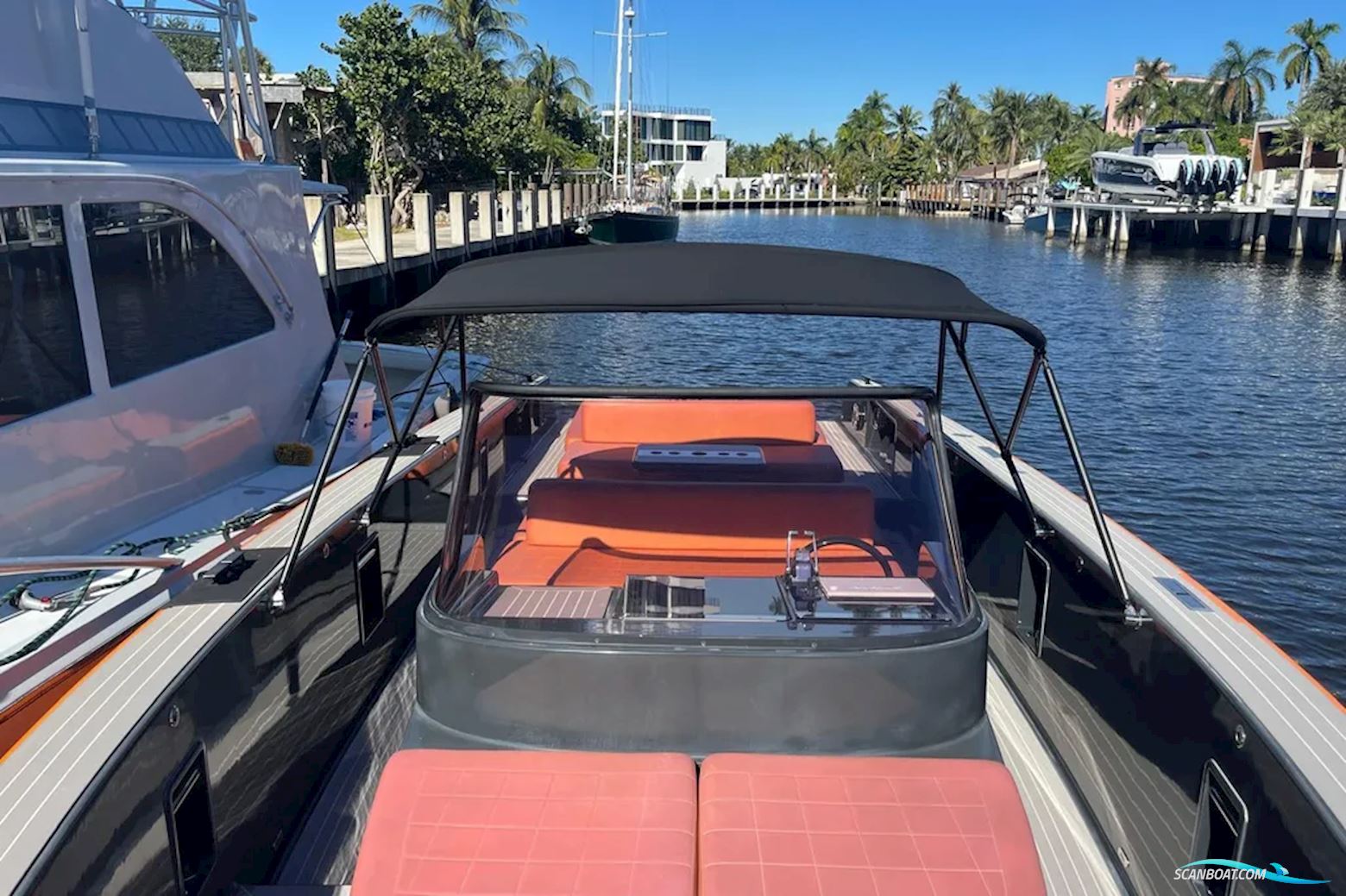 VanDutch 40 Open Bow