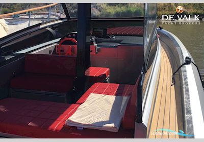 VANQUISH VQ32 Motorboat 2017, with Volvo engine, Italy