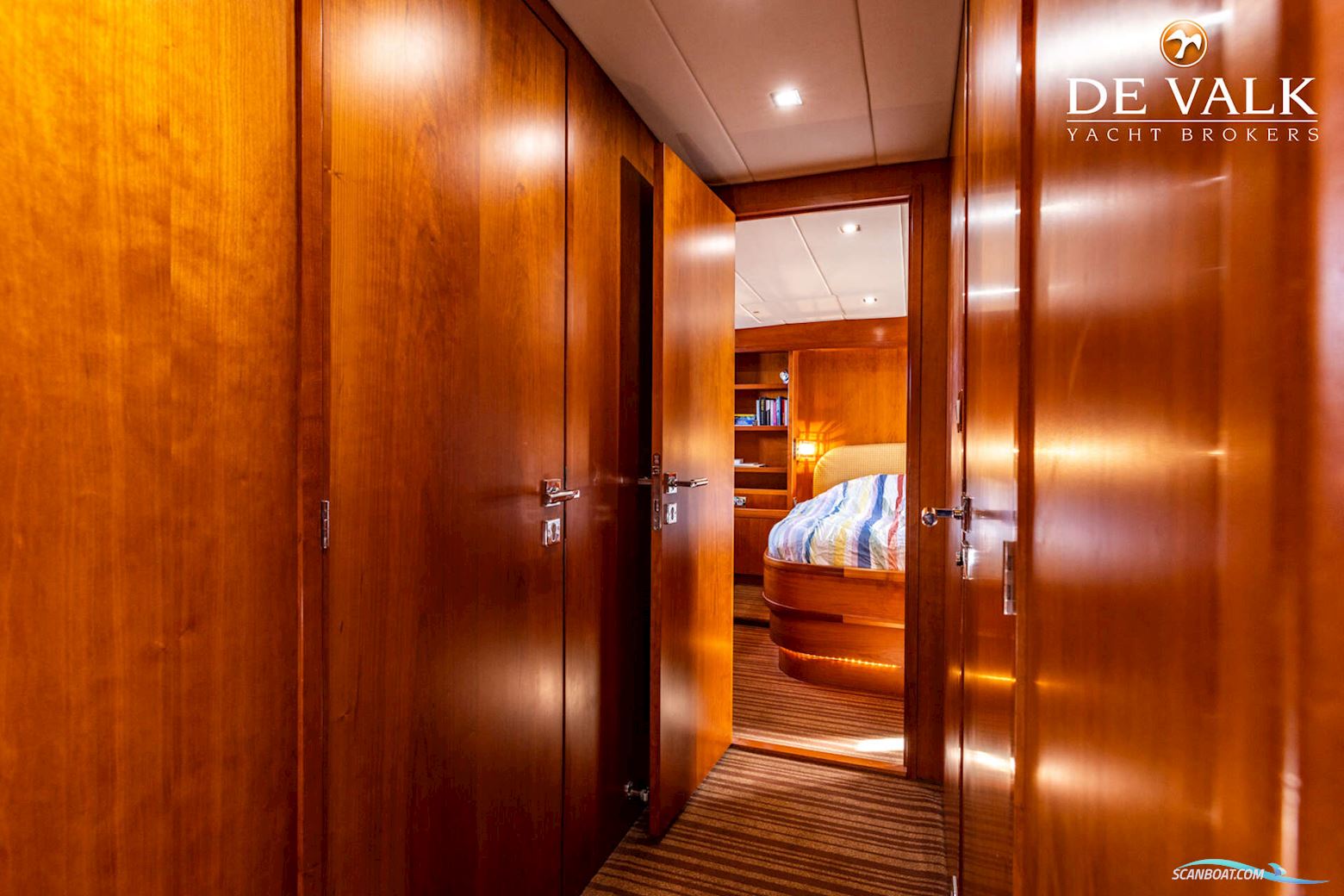 Vennekens Trawler 1800