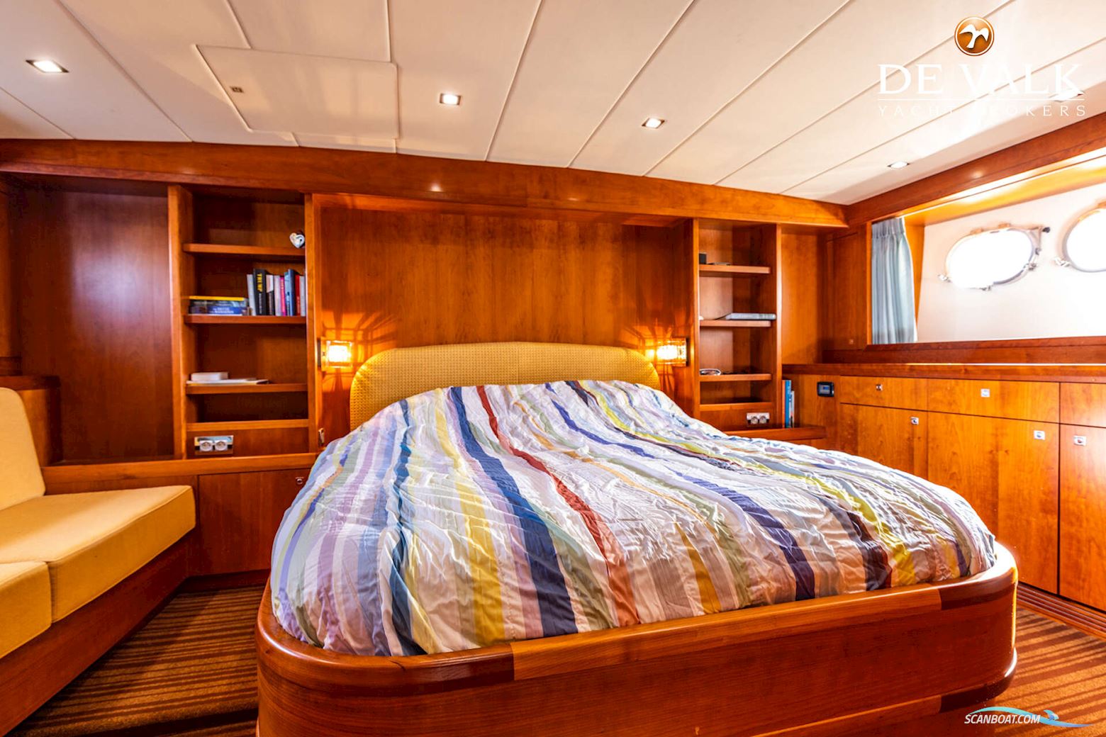 Vennekens Trawler 1800
