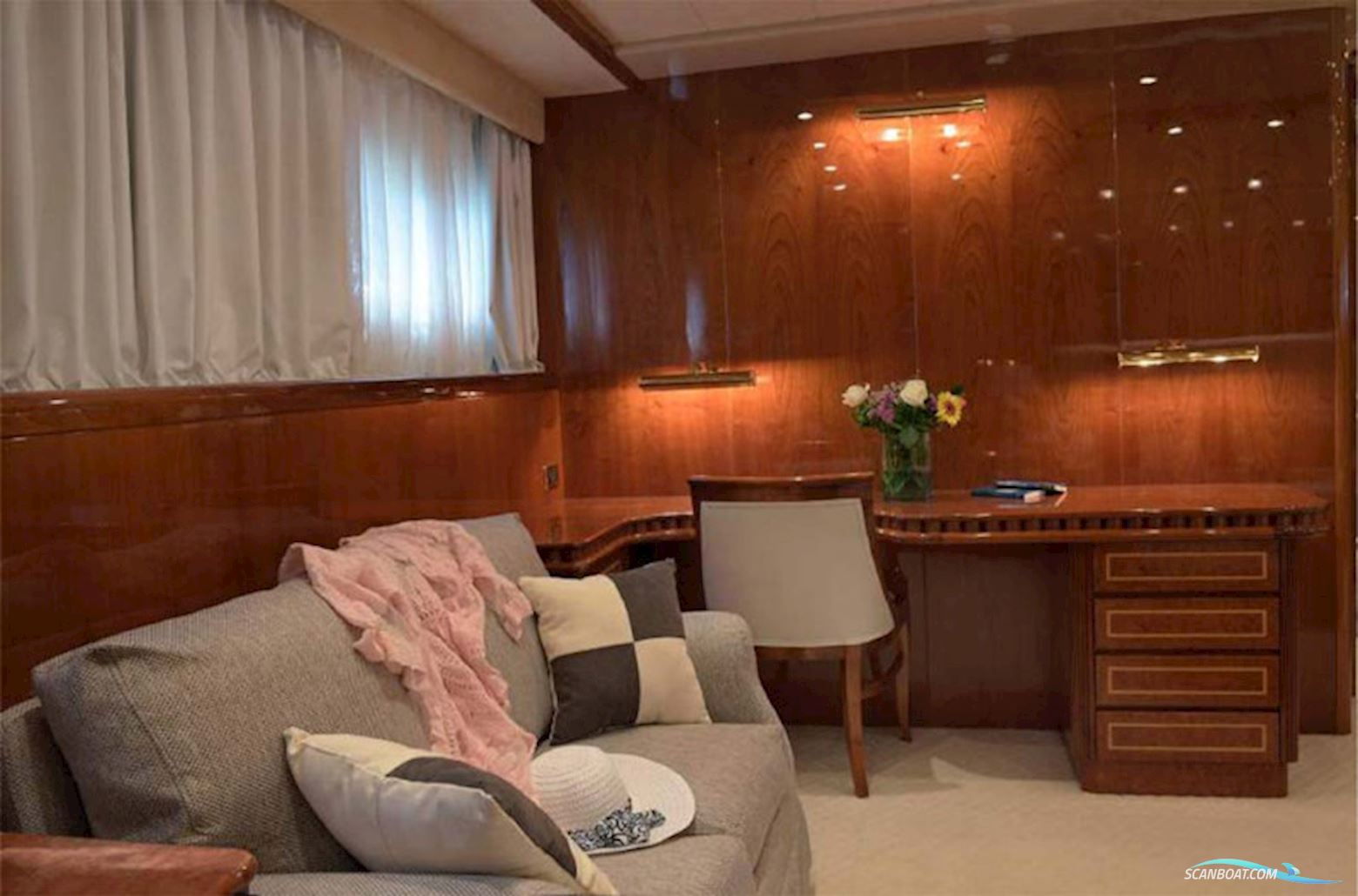 Versilcraft 32.5M/105ft "Sugar"