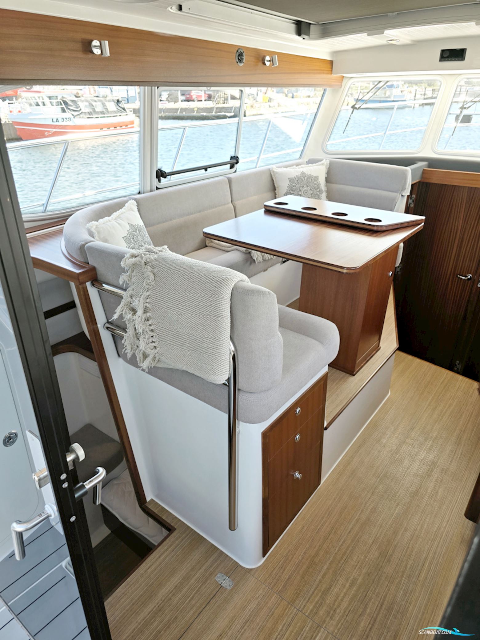 Viknes 1030 HT Panorama 2026