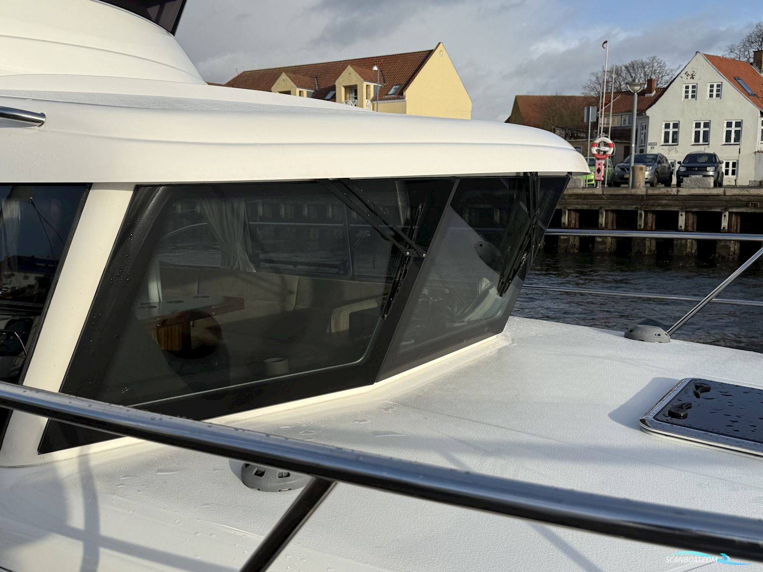 Viknes 1030 Sunbridge. NEDSAT 100.000,-