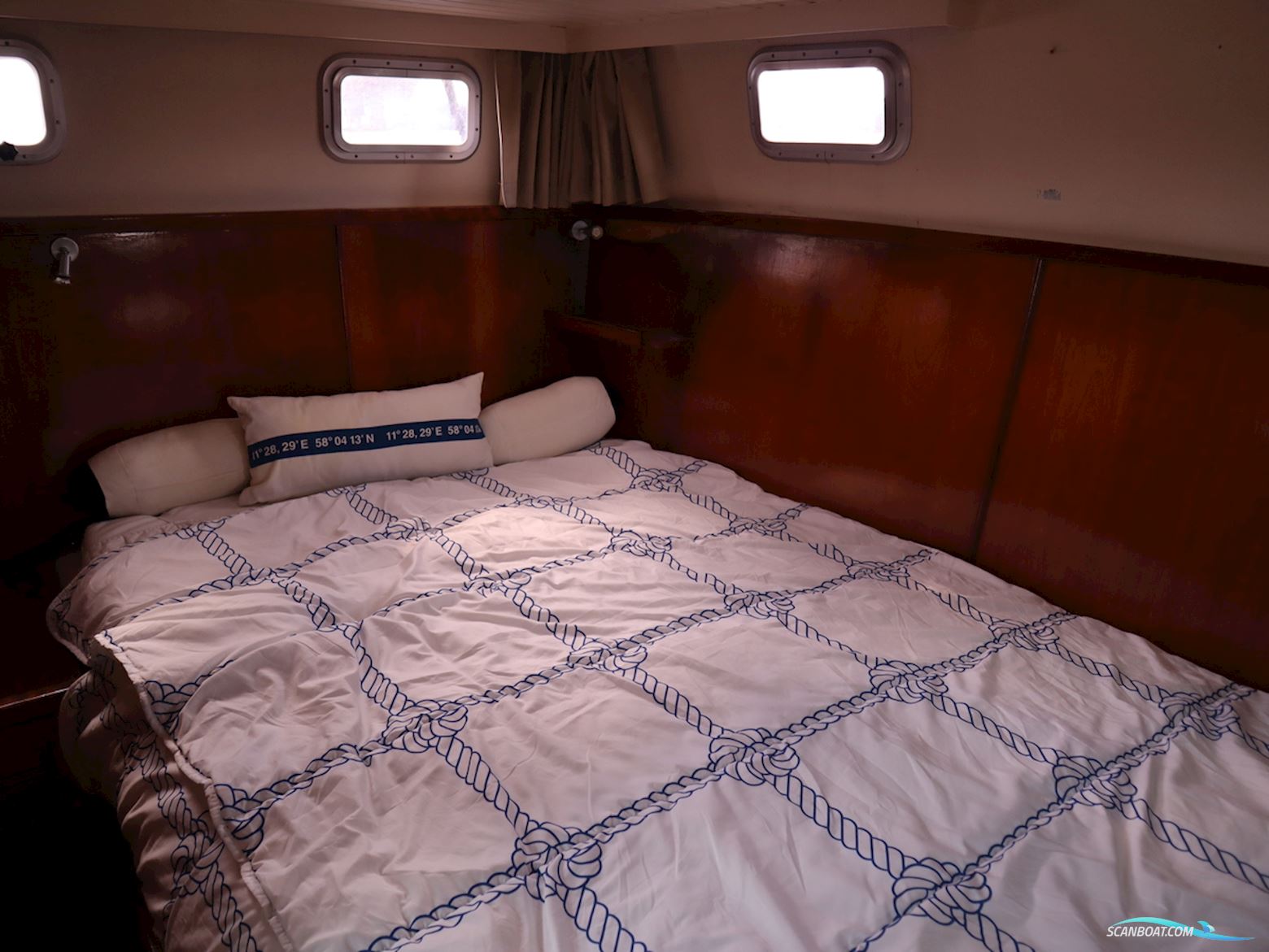 Vissers Trawler 1050