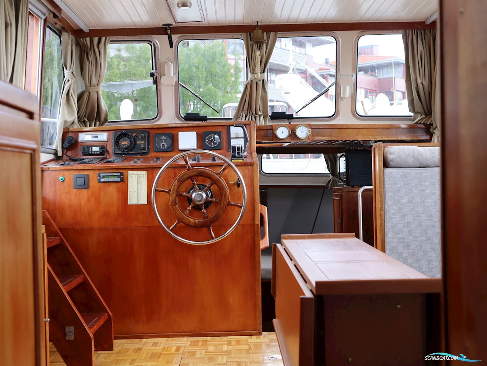 Vissers Trawler 1050