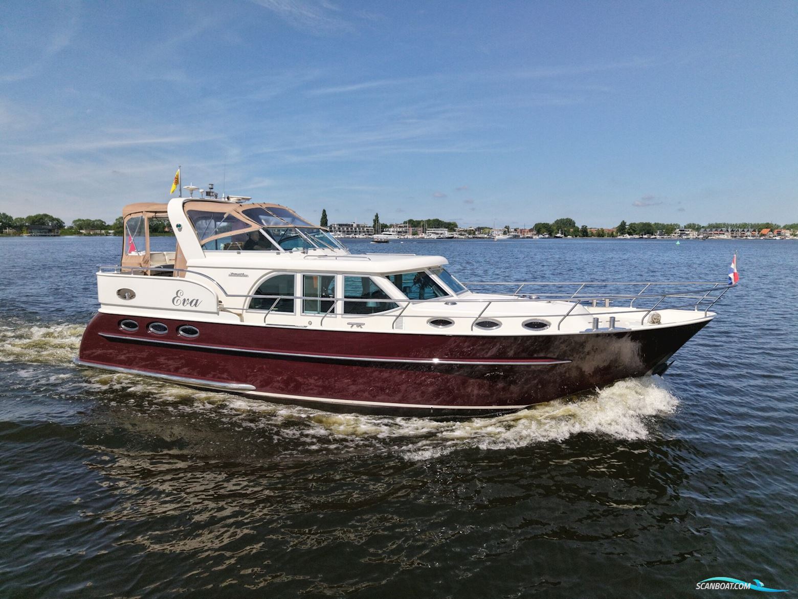 Vivante 42 AK Motorboat 2005, with John Deere 6.8 liter atmosferisch engine, The Netherlands
