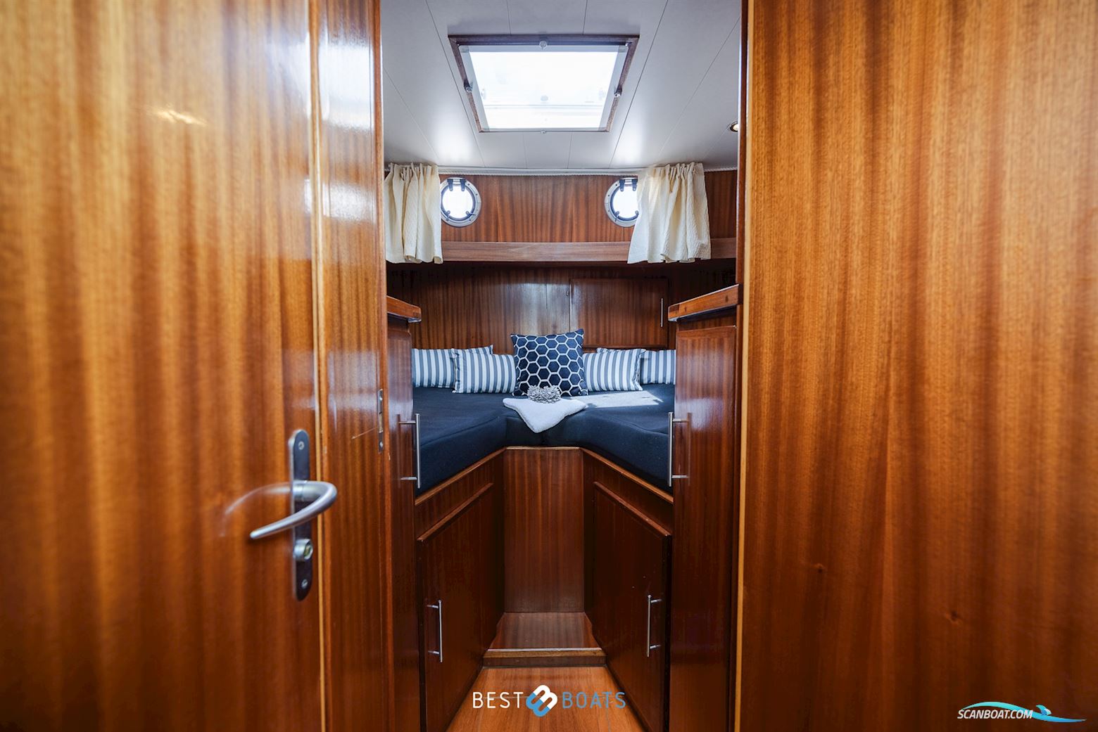 Vripak Yachting 965 OK