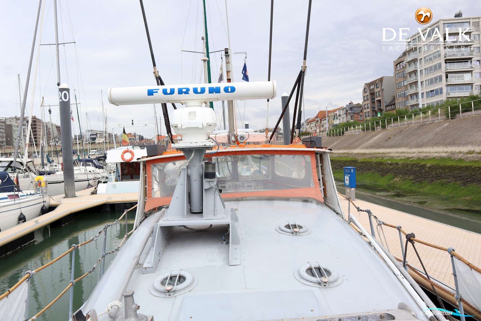 Waarschip 1076 Custom