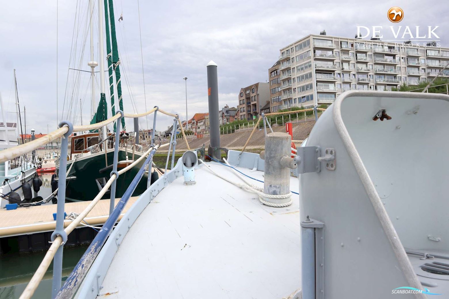 Waarschip 1076 Custom