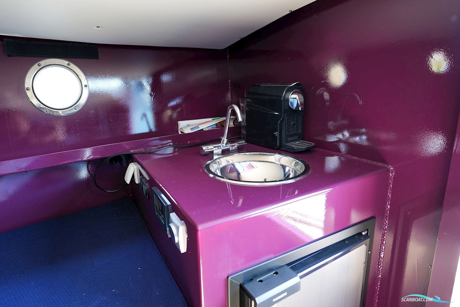 Waterman 8.0 Cabin