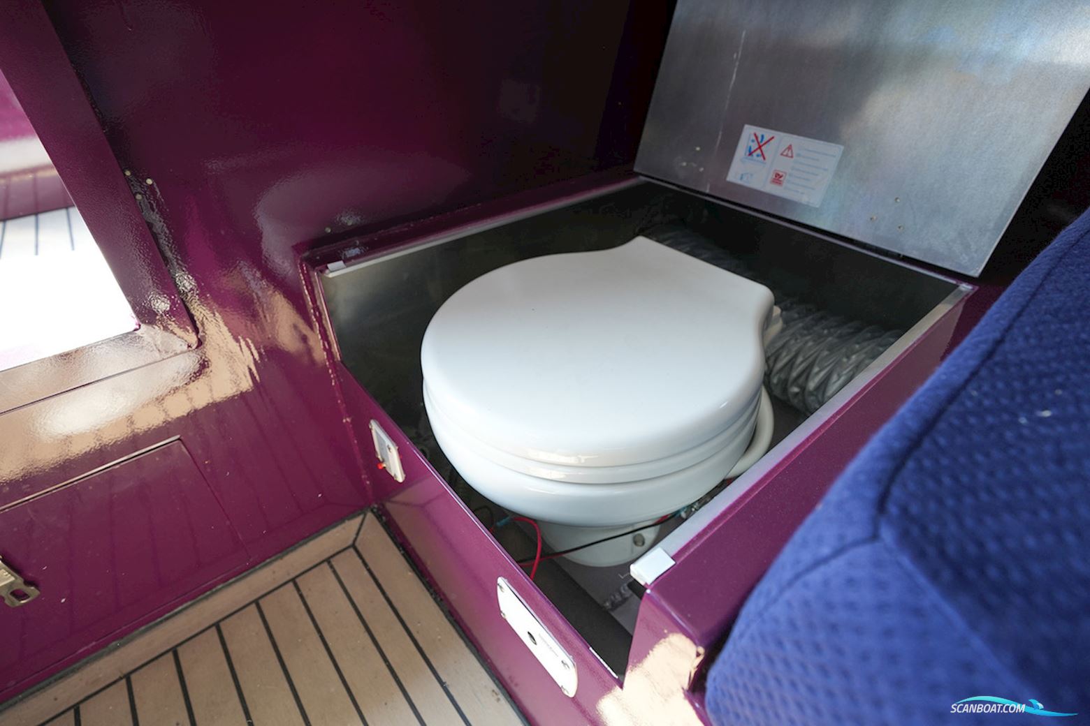 Waterman 8.0 Cabin