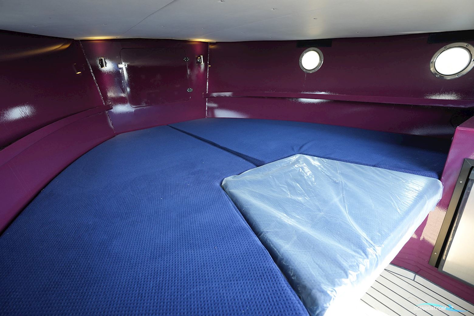 Waterman 8.0 Cabin