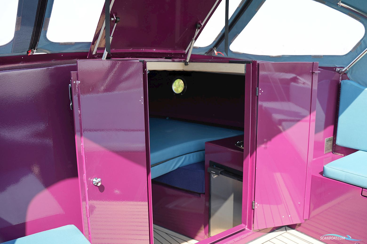 Waterman 8.0 Cabin