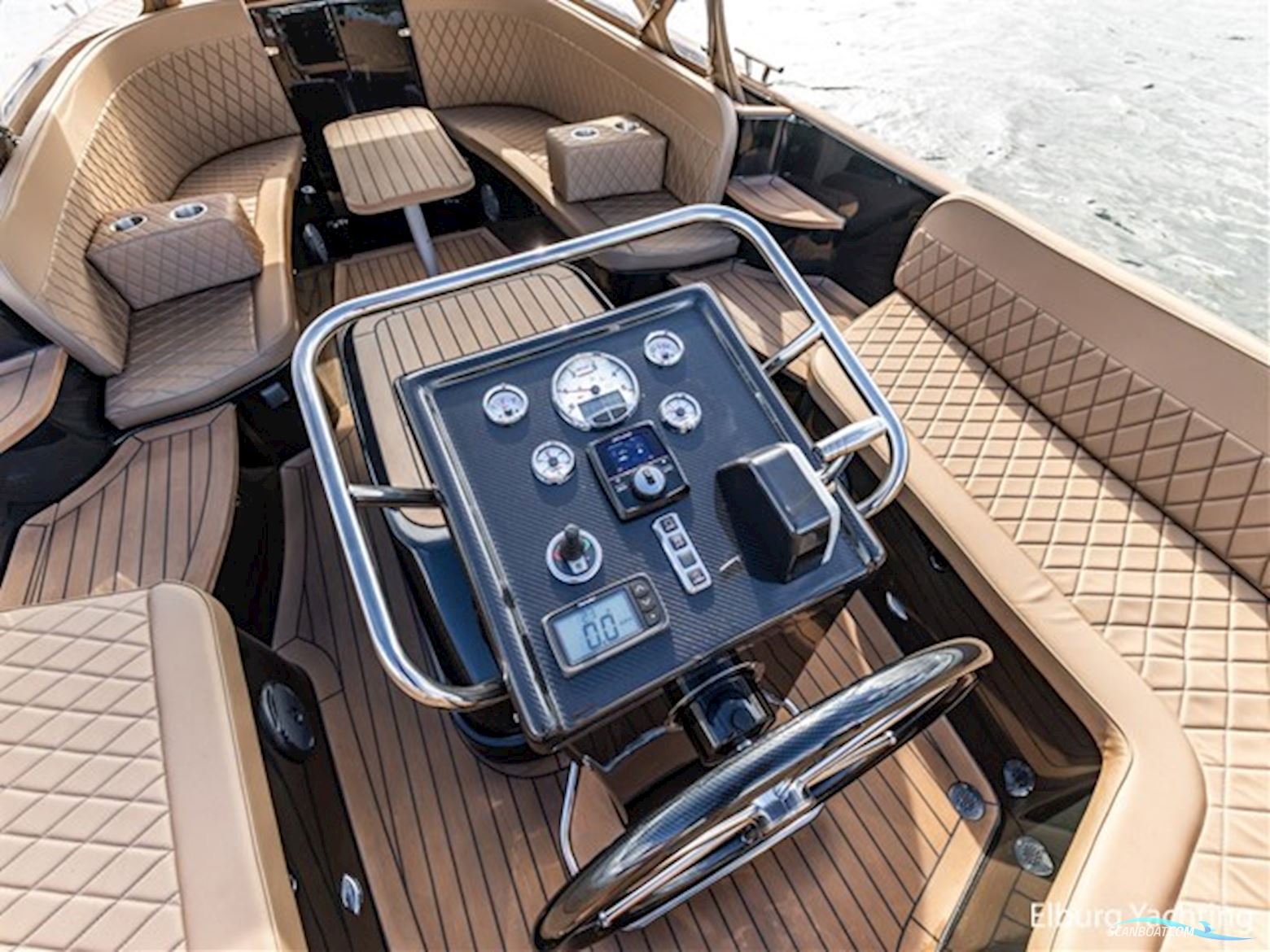 Waterspoor 717 Aviator